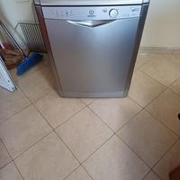Lavastoviglie Indesit