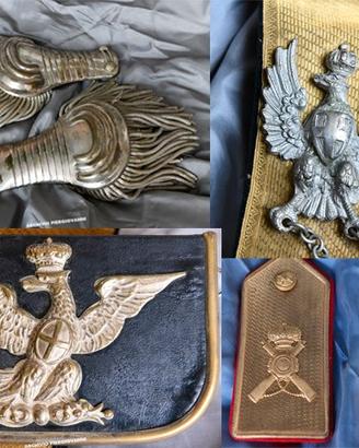 Militaria - Bandoliera, spalline e mostrine