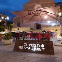 Ristorante di cucina tipica locale Il Mastio resta