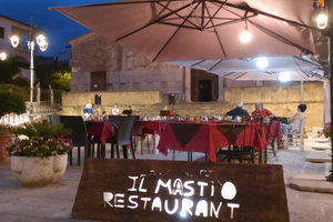 Ristorante di cucina tipica locale Il Mastio resta
