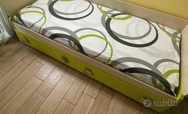 Letto con cassonetti per camera