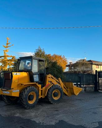 P133 Pala gommata Venieri con lama da neve