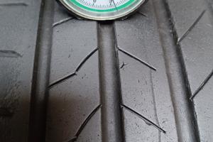2 Gomme SEMINUOVE 225/65-17 Bridgestone