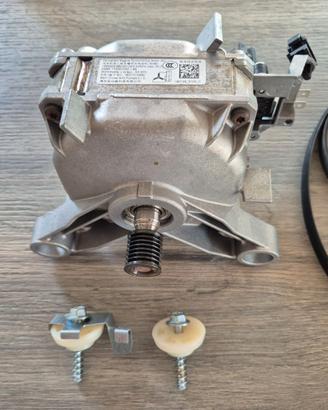 Motore Lavatrice Bosch serie 6 00145789 ricambio