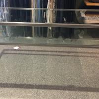 Tavolo in acciaio e vetro