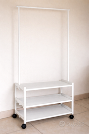 Porta abiti salvaspazio con ripiani e ruote – come