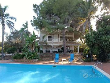 Villa signorile con piscina