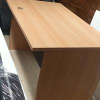 scrivania con cassettiera 