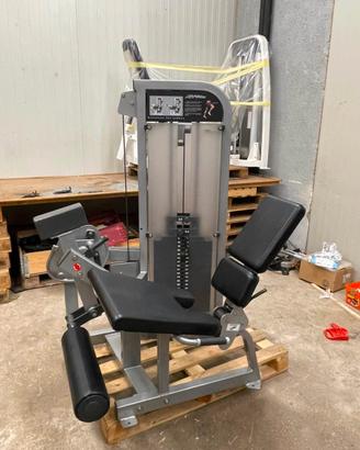 Leg extension life fitness pro 2