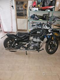 Royal Enfield Super Meteor 650 Custom/Bobber