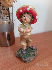 Statuina vintage in ceramica -bambino con cappello