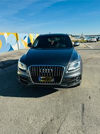 AUDI Q5 S line