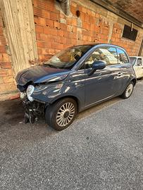 Fiat 500 incidentata