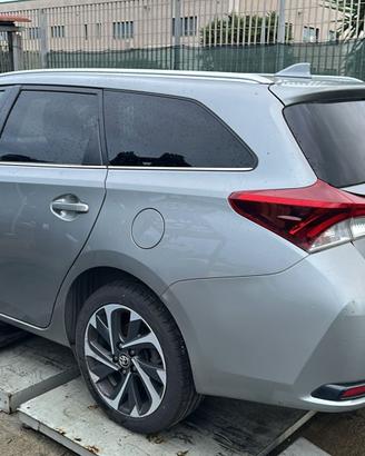 Ricambi Toyota Auris Station Wagon E18 1.6 D-4D 1W