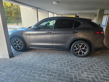 alfa romeo stelvio sprint 190cv Q4