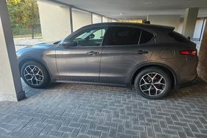 alfa romeo stelvio sprint 190cv Q4