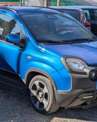 FIAT Panda Cross Hybrid 1.0cc 71cv CLIMA BLUETOO