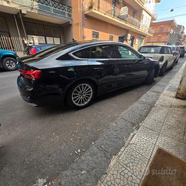 Audi A5 anno 2021 km 200.000