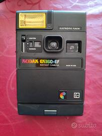 Kodak EK160 EF con custodia e tracolla arcobaleno