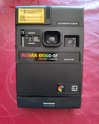 Kodak EK160 EF con custodia e tracolla arcobaleno