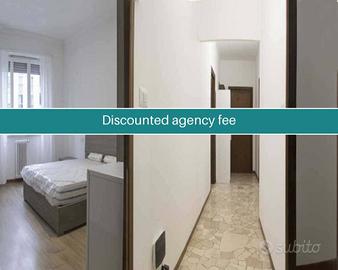 Stanza in appartamento di 115 m² a Milano