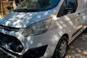 Ford custom 2,2 lounge permute scambi