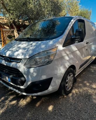 Ford custom 2,2 lounge permute scambi