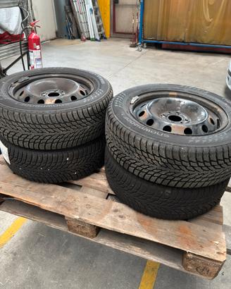 Gomme invernali 195/60 R15 88T + cerchi per Fiat