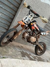 Telaio pit bike 125 plastiche serbatoio e carburat