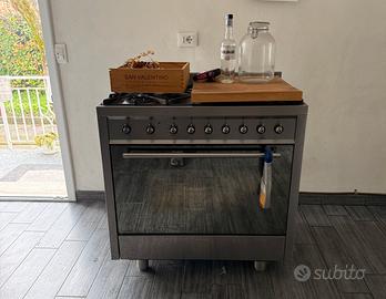 Cucina Smeg 6 fuochi e forno a gas