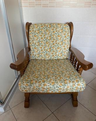 4 poltrone in legno massiccio