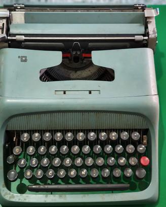 Macchina da scrivere Olivetti Studio 44 vintage –