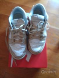 Scarpe Nike bianche e beige