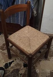 Sedia in legno color noce per bambini impagliata