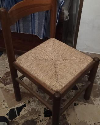 Sedia in legno color noce per bambini impagliata