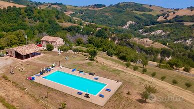 Casa vacanze 13 posti letto con piscina