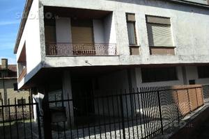 Villa in cemento armato di 20 vaniGRANDE RIBASSO