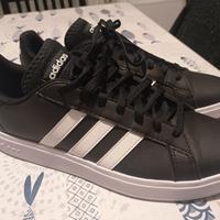 Sneakers Adidas come nuove