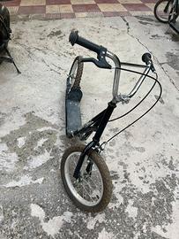 Monopattino con ruote grandi per bambini