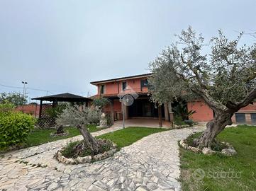 VILLA SINGOLA A APRILIA