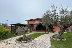 VILLA SINGOLA A APRILIA