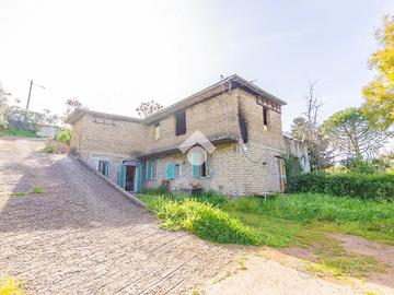 PORZIONE DI BIFAMILIARE A ZAGAROLO