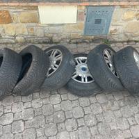 Pneumatici invernali 205-55-r16 con cerchi