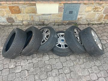 Pneumatici invernali 205-55-r16 con cerchi