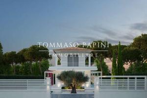 Villa di 202 m² con più di 5 locali a Forte dei Ma