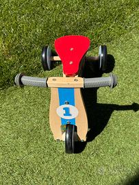 Triciclo in legno per bambini