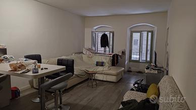 Appartamento ristrutturato e arredato nel cuore de