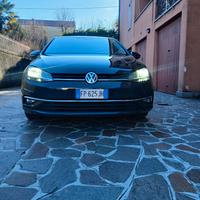 Volkswagen Golf 7    1.6 TDI