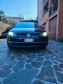 Volkswagen Golf 7    1.6 TDI