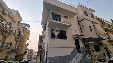 CASA SEMINDIPENDENTE A BAGNARA CALABRA